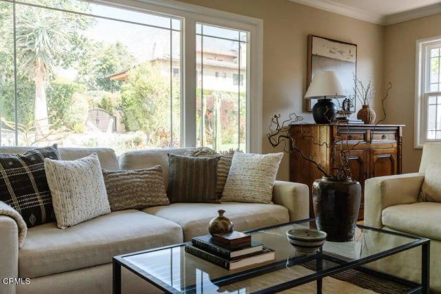 1300 Meadowbrook Road, Altadena, CA 91001