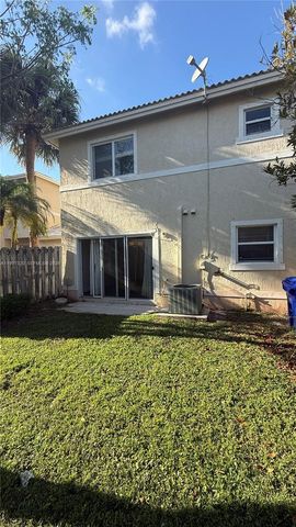 2262 NW 171st Ter, Pembroke Pines, FL 33028