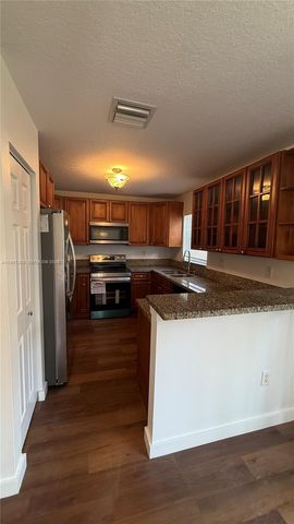 2262 NW 171st Ter, Pembroke Pines, FL 33028