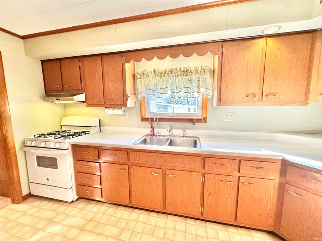 228 E Railroad Street, Greentown, IN 46936