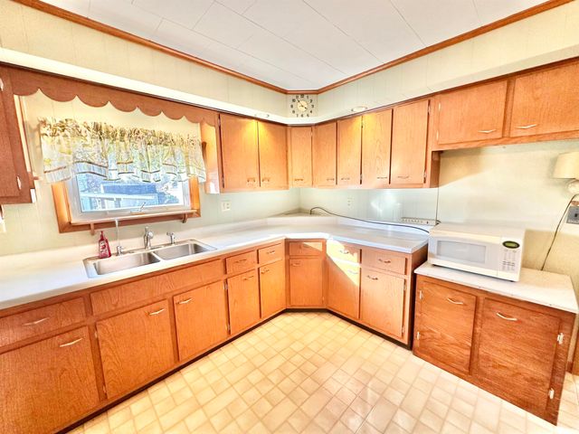 228 E Railroad Street, Greentown, IN 46936