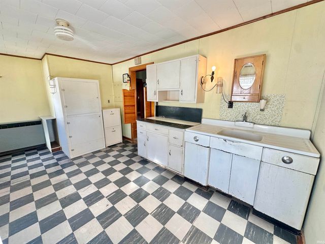 228 E Railroad Street, Greentown, IN 46936