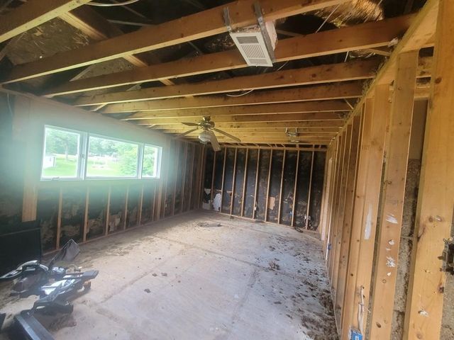 717 Midway Road, Tool, TX 75143