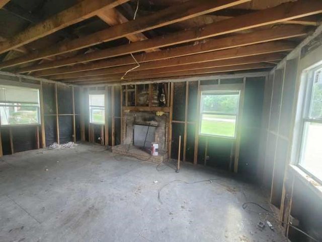 717 Midway Road, Tool, TX 75143