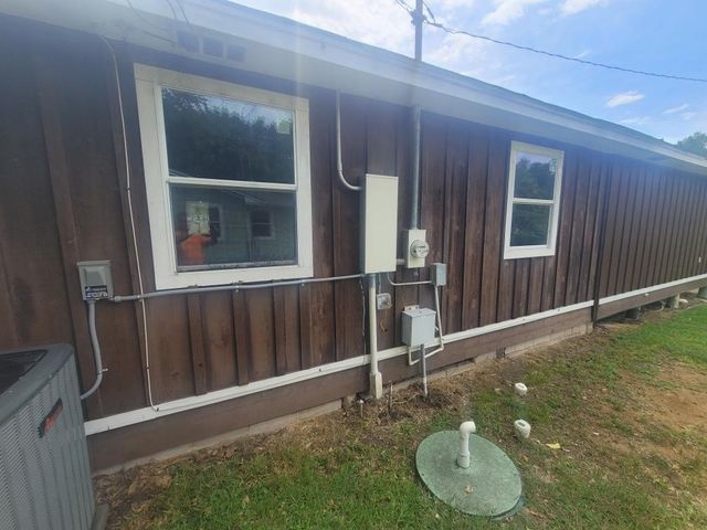 717 Midway Road, Tool, TX 75143