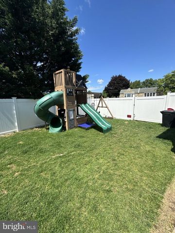 2904 GELENA RD, Philadelphia, PA 19152