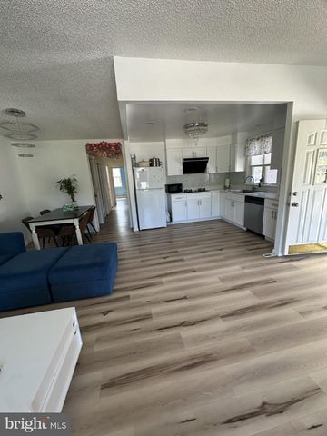 2904 GELENA RD, Philadelphia, PA 19152
