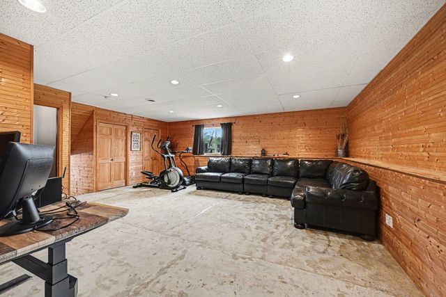 601 Hickory Street SW, Isanti, MN 55040