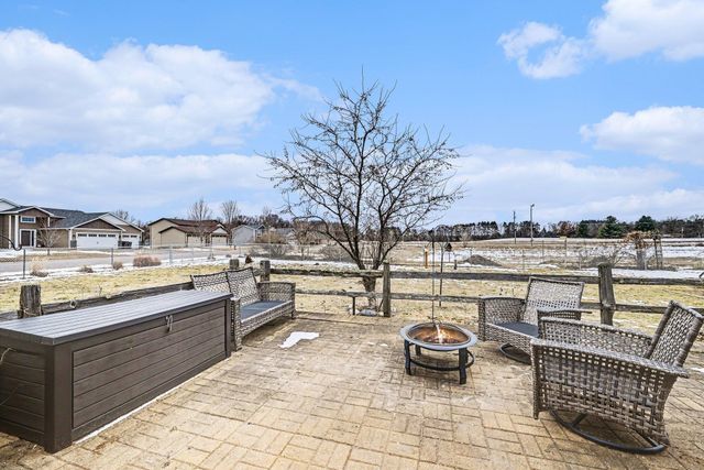 601 Hickory Street SW, Isanti, MN 55040