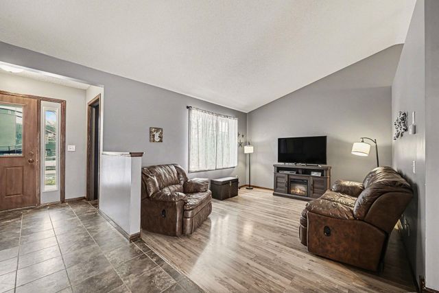 601 Hickory Street SW, Isanti, MN 55040