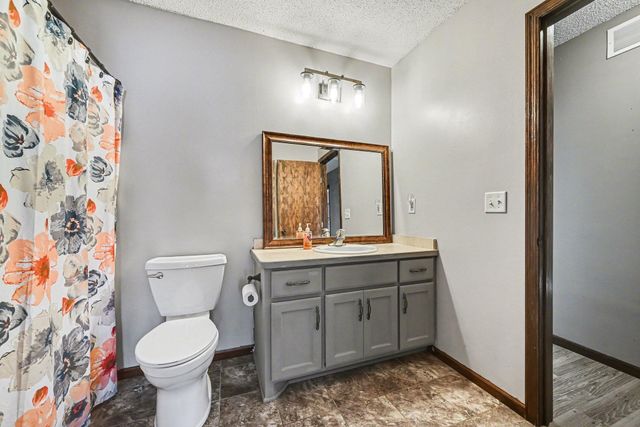 601 Hickory Street SW, Isanti, MN 55040