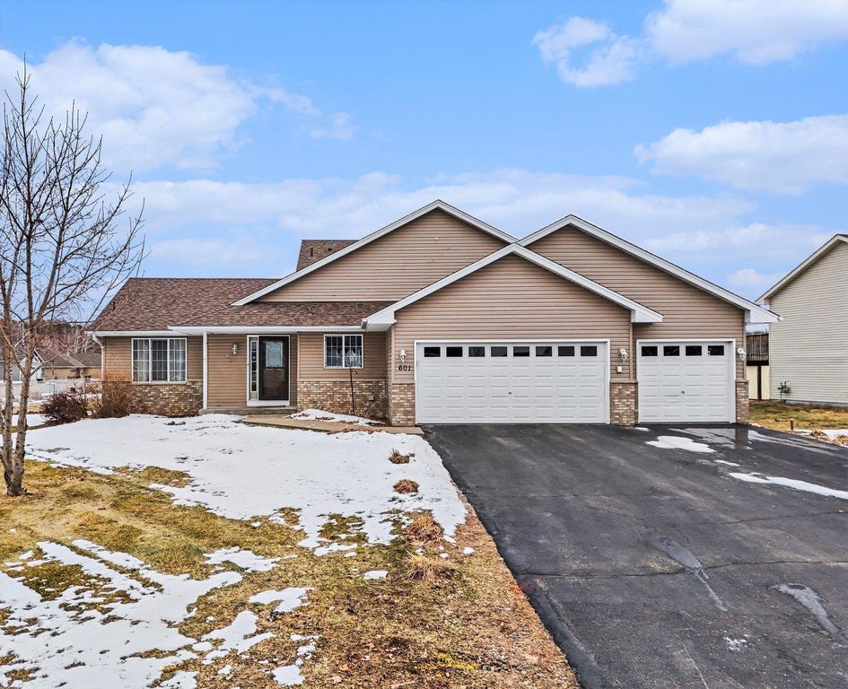 601 Hickory Street SW, Isanti, MN 55040