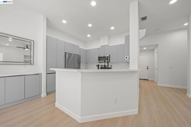 5207 Modena Ct, Pleasanton, CA 94588