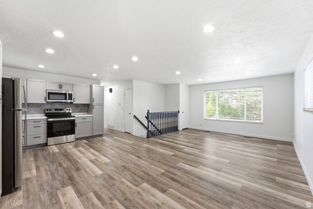 392 ROBINS AVE, Ogden, UT 84404