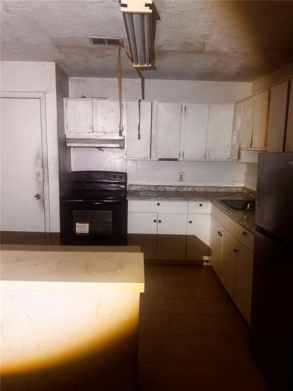 6552 OLD HAMPTON Drive, Clarkston, GA 30021