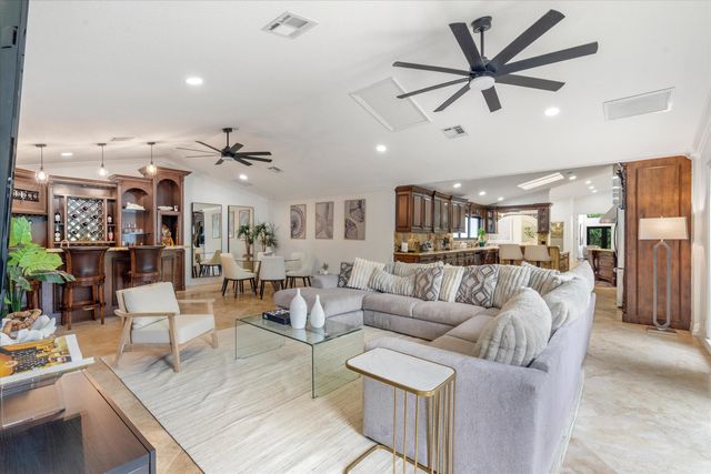 10076 El Caballo Court, Delray Beach, FL 33446