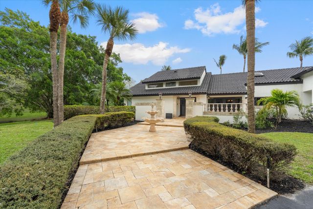 10076 El Caballo Court, Delray Beach, FL 33446