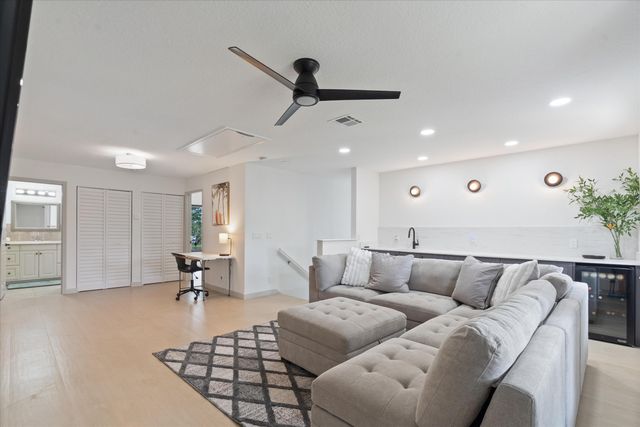 10076 El Caballo Court, Delray Beach, FL 33446