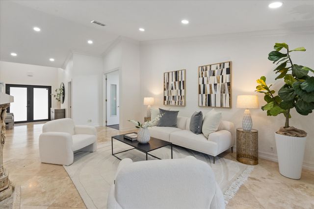 10076 El Caballo Court, Delray Beach, FL 33446