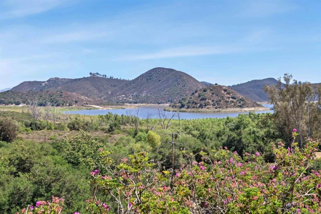 20227 Ash Ln, Escondido, CA 92029