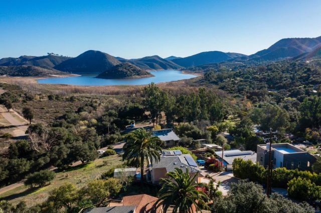 20227 Ash Ln, Escondido, CA 92029