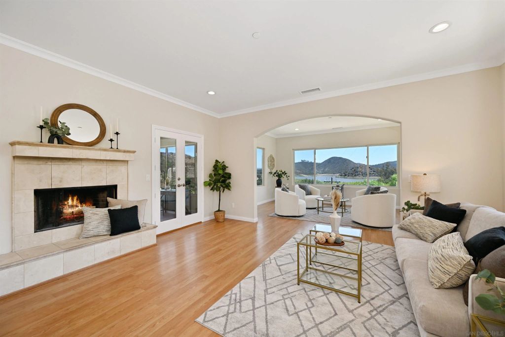 20227 Ash Ln, Escondido, CA 92029