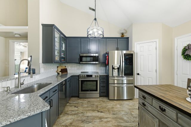 212 Ashford Circle, Summerville, SC 29485