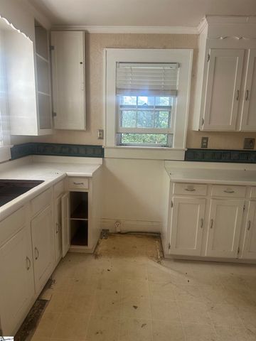 1107 Roper Mountain Road, Greenville, SC 29615