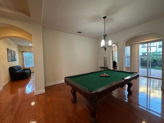 205 Hawkcrest Cir, Sacramento, CA 95835