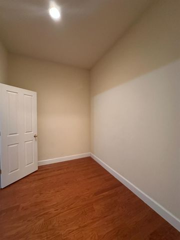 205 Hawkcrest Cir, Sacramento, CA 95835