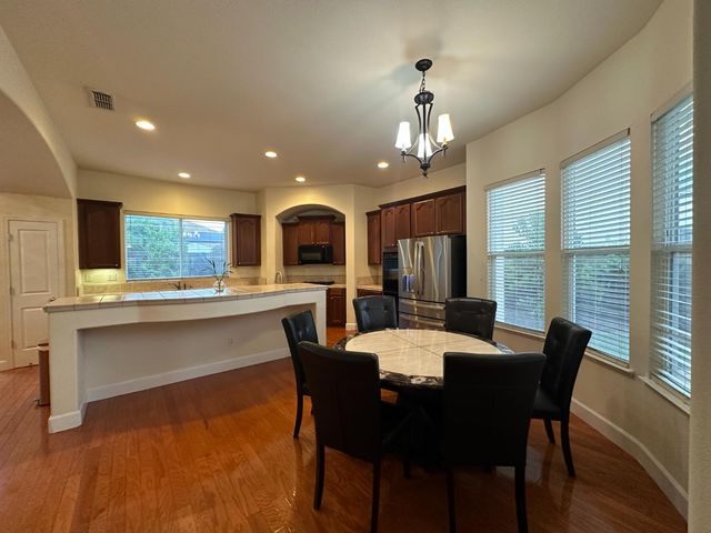 205 Hawkcrest Cir, Sacramento, CA 95835