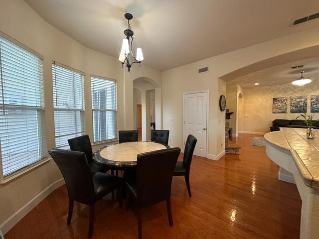 205 Hawkcrest Cir, Sacramento, CA 95835