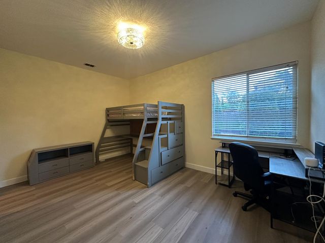 205 Hawkcrest Cir, Sacramento, CA 95835