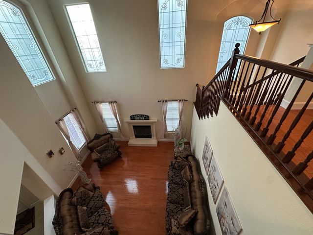 205 Hawkcrest Cir, Sacramento, CA 95835