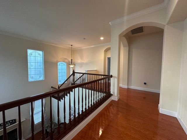 205 Hawkcrest Cir, Sacramento, CA 95835