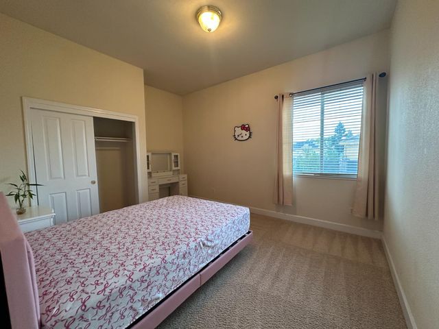 205 Hawkcrest Cir, Sacramento, CA 95835