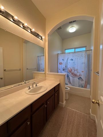 205 Hawkcrest Cir, Sacramento, CA 95835