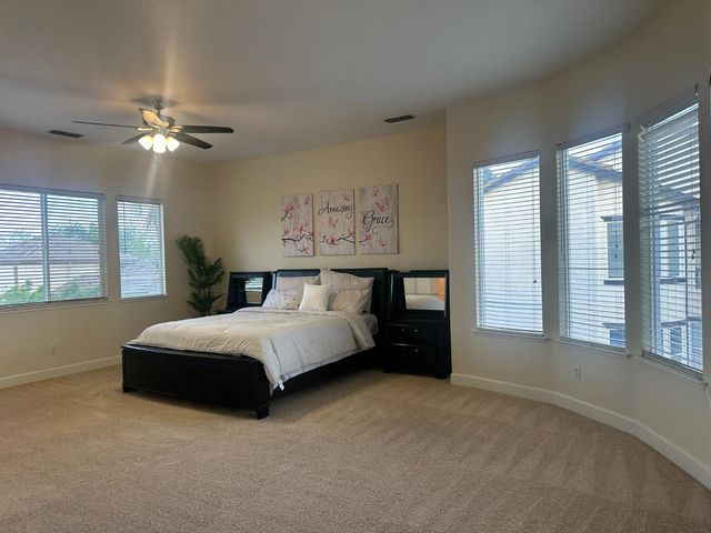 205 Hawkcrest Cir, Sacramento, CA 95835