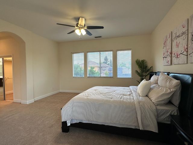 205 Hawkcrest Cir, Sacramento, CA 95835