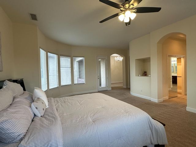 205 Hawkcrest Cir, Sacramento, CA 95835