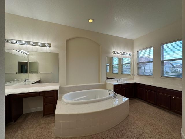 205 Hawkcrest Cir, Sacramento, CA 95835