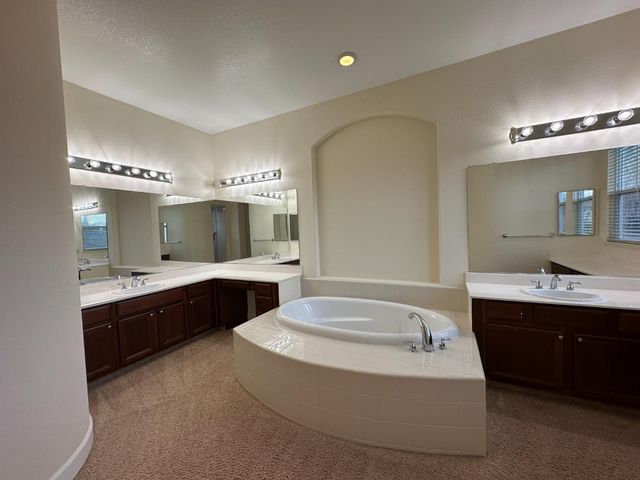 205 Hawkcrest Cir, Sacramento, CA 95835