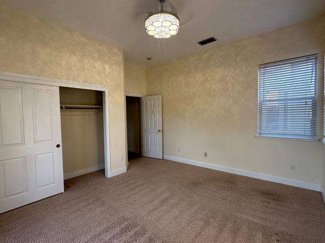 205 Hawkcrest Cir, Sacramento, CA 95835