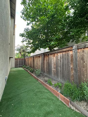 205 Hawkcrest Cir, Sacramento, CA 95835