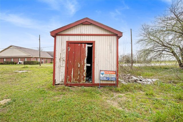 9418 County Road 423, Navasota, TX 77868