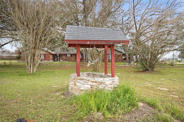 9418 County Road 423, Navasota, TX 77868