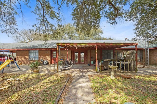 9418 County Road 423, Navasota, TX 77868