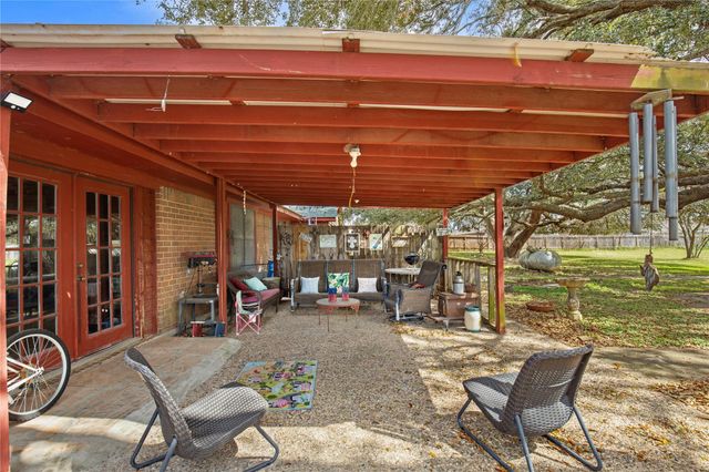 9418 County Road 423, Navasota, TX 77868