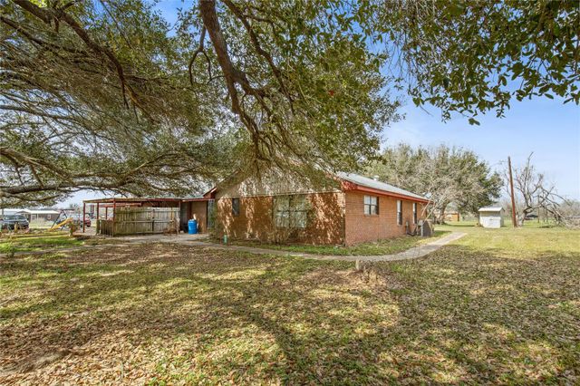 9418 County Road 423, Navasota, TX 77868