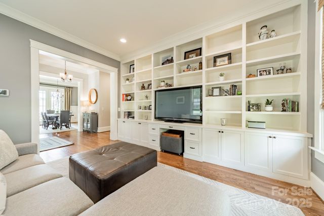 301 N Canterbury Road, Charlotte, NC 28211
